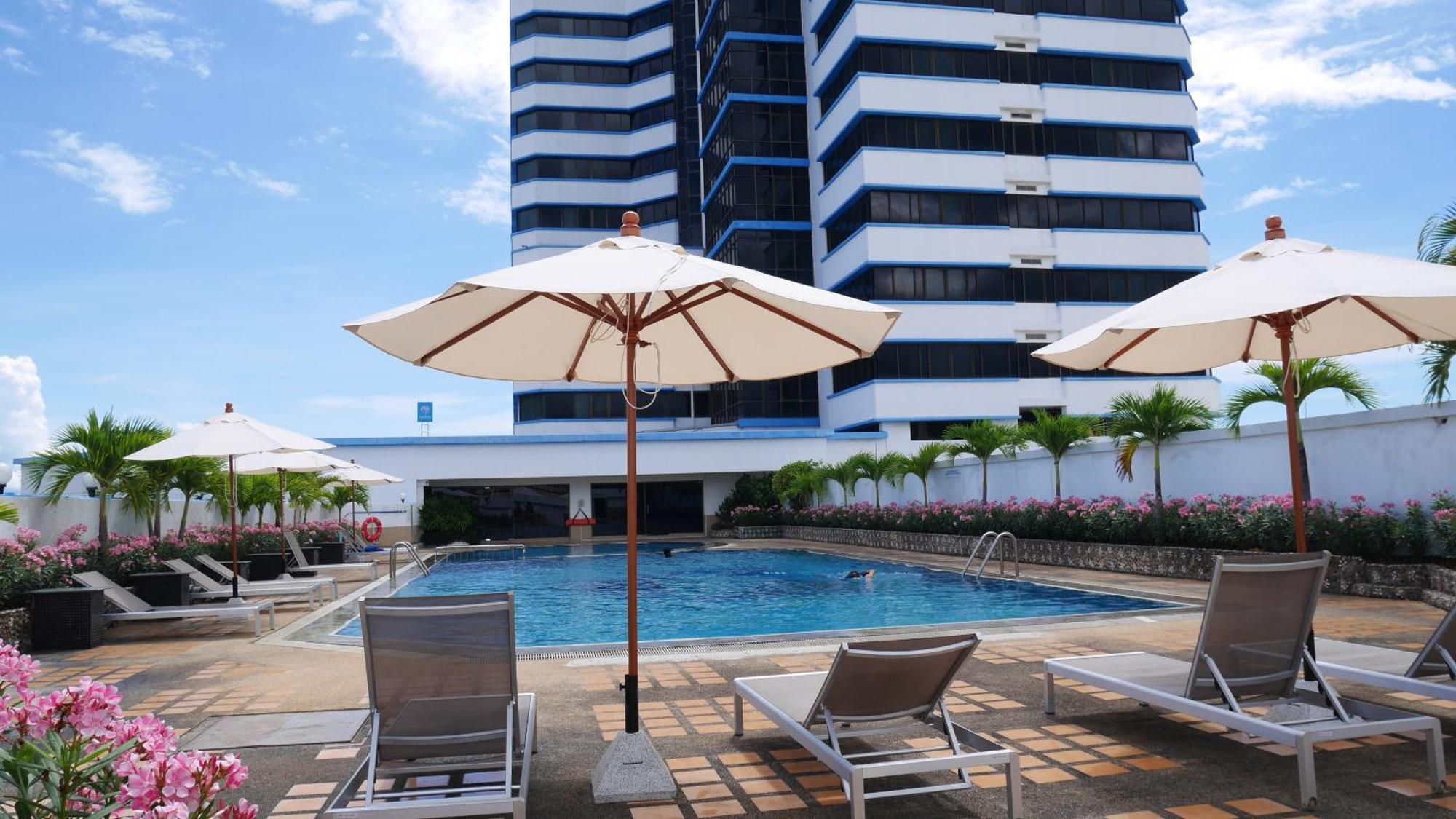 Royal Phuket City Hotel - Sha Extra Plus Exteriör bild